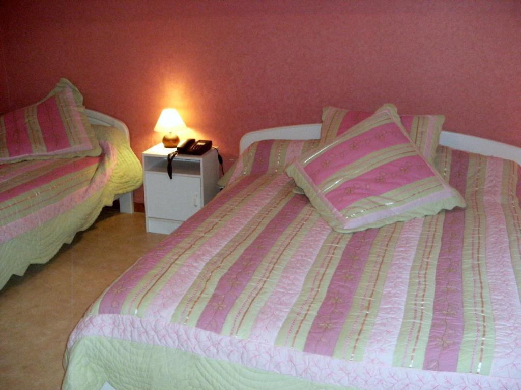Hotel Les Confins Du Perche Tuffé Zimmer foto