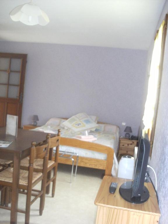 Hotel Les Confins Du Perche Tuffé Zimmer foto